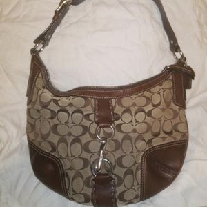 Coach Signature Hampton Hobo